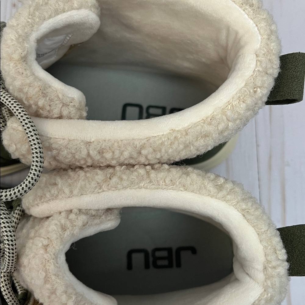 JBU freeze sneaker booties. Shearling. Velvety interior. Lace up. NIB. Size 9.5 - Picture 6 of 11